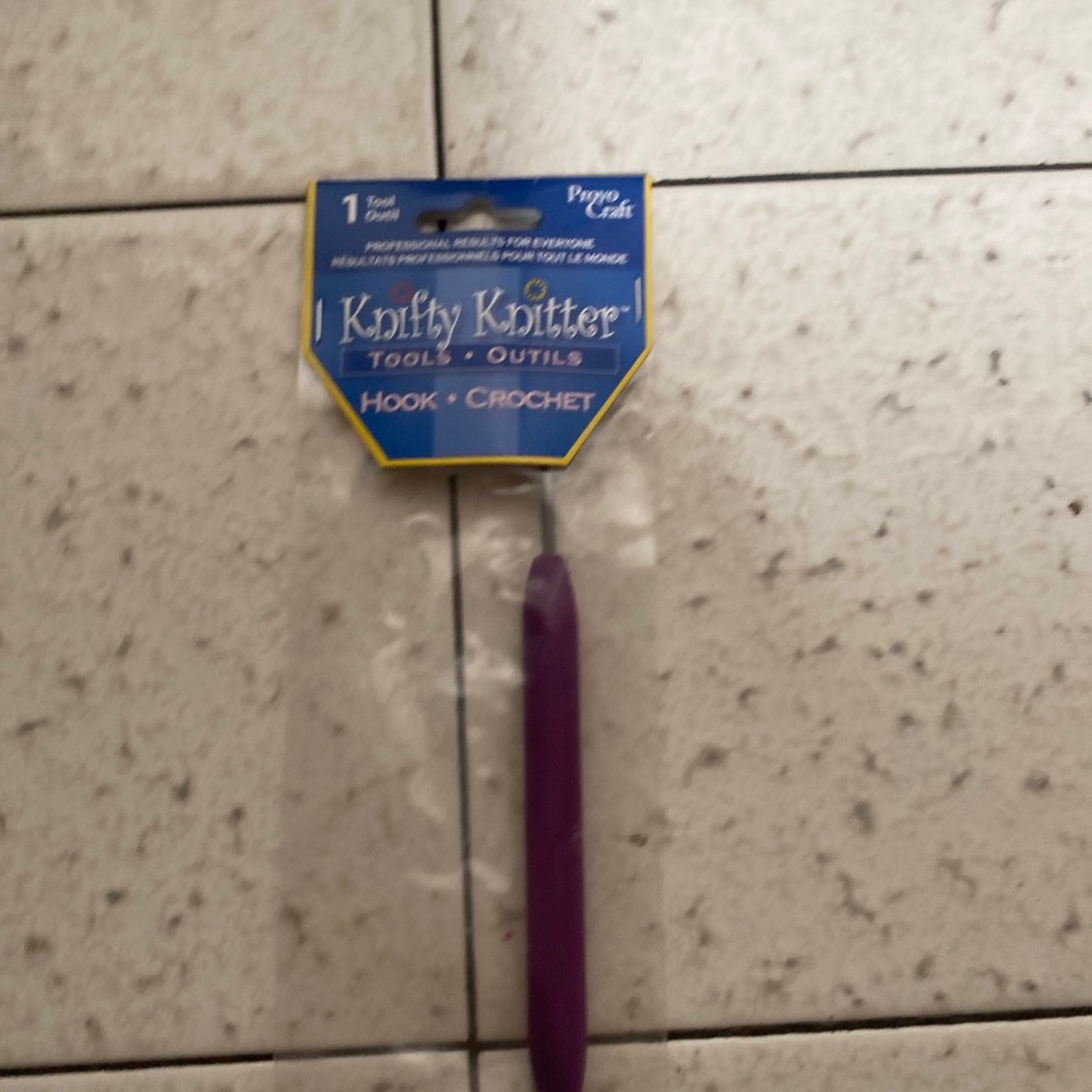 Knifty Knitter Provo Craft Ergonomic Purple Loom Hook Crochet Tool - NIP